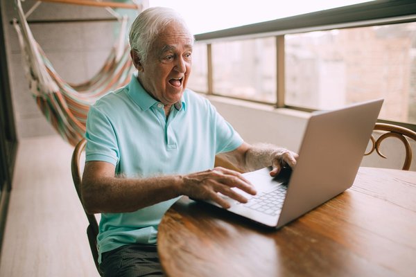 Liste de maternité : comment choisir les tailles de vêtements de bébé?